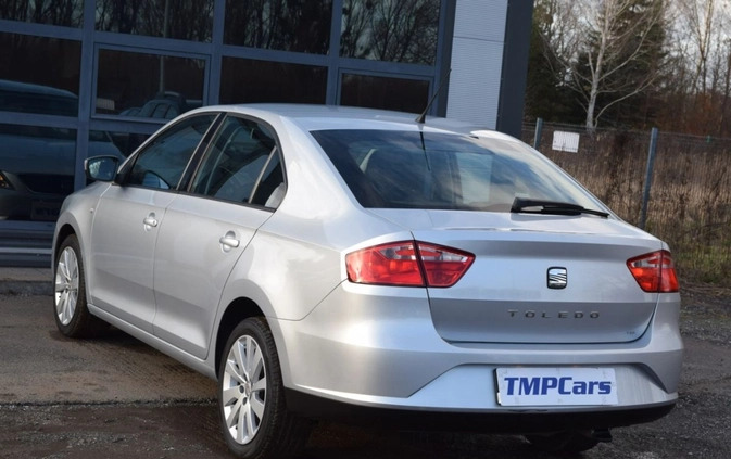 Seat Toledo cena 29900 przebieg: 130400, rok produkcji 2013 z Żelechów małe 529